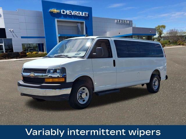 2025 Chevrolet Express Passenger 1LT
