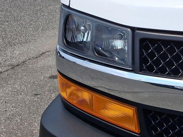 2025 Chevrolet Express Cargo Base