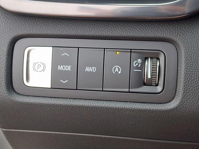 2025 GMC Acadia AT4
