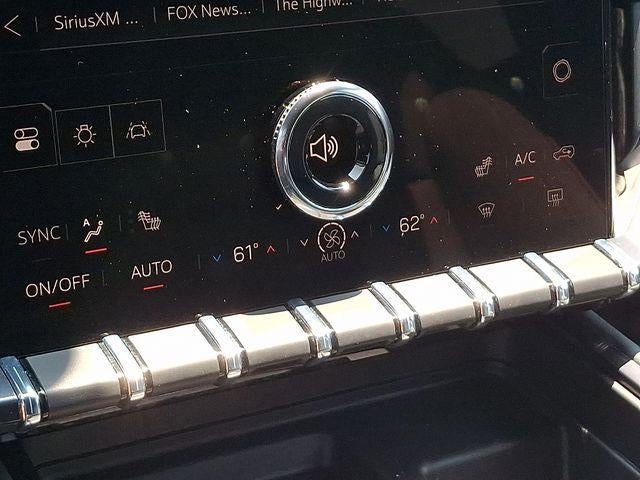 2025 GMC Acadia AT4