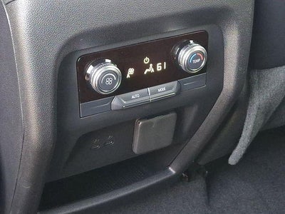 2025 GMC Acadia AT4