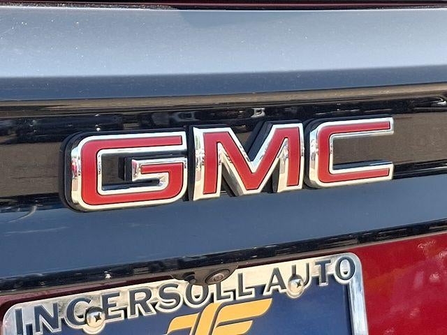 2025 GMC Acadia AT4