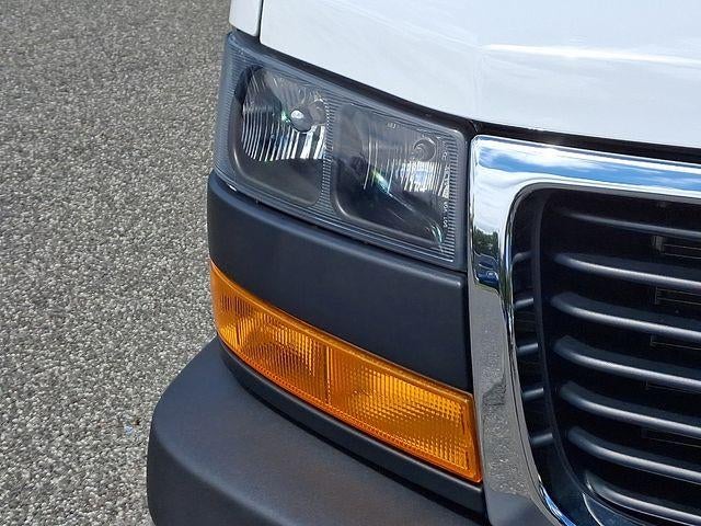 2025 GMC Savana Cargo Base