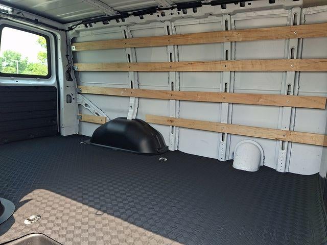 2025 GMC Savana Cargo Base