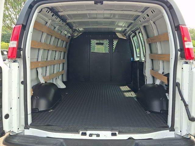2025 GMC Savana Cargo Base