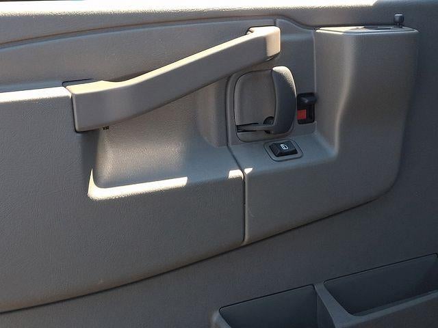 2025 GMC Savana Cargo Base