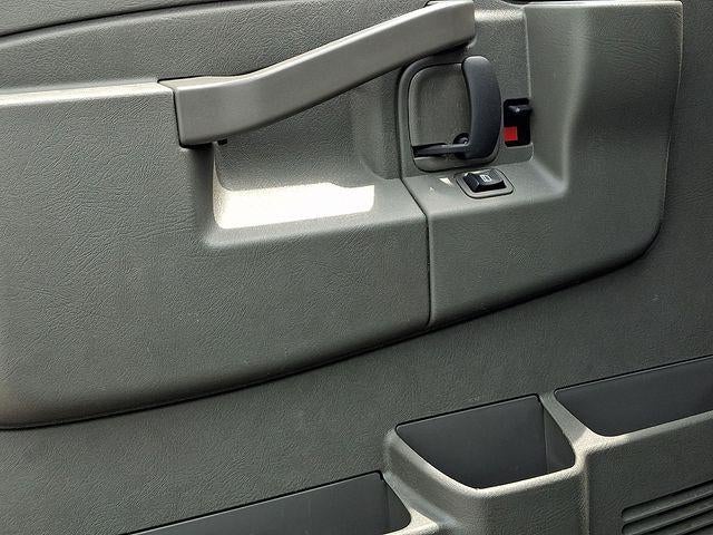 2025 GMC Savana Cargo Base
