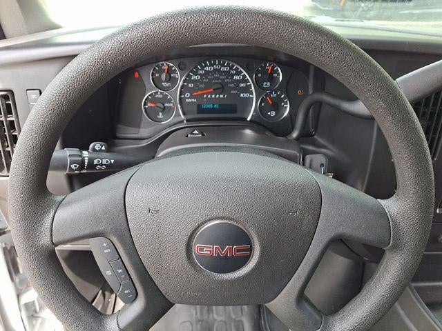 2025 GMC Savana Cargo Base