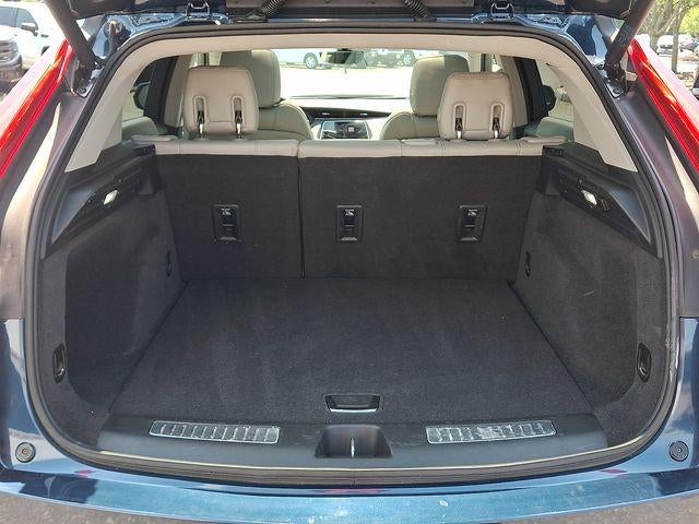 2021 Cadillac XT4 AWD Premium Luxury