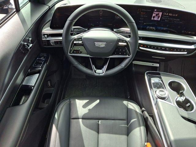 2024 Cadillac LYRIQ Luxury 1
