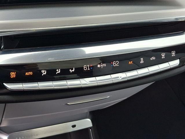 2024 Cadillac LYRIQ Luxury 1