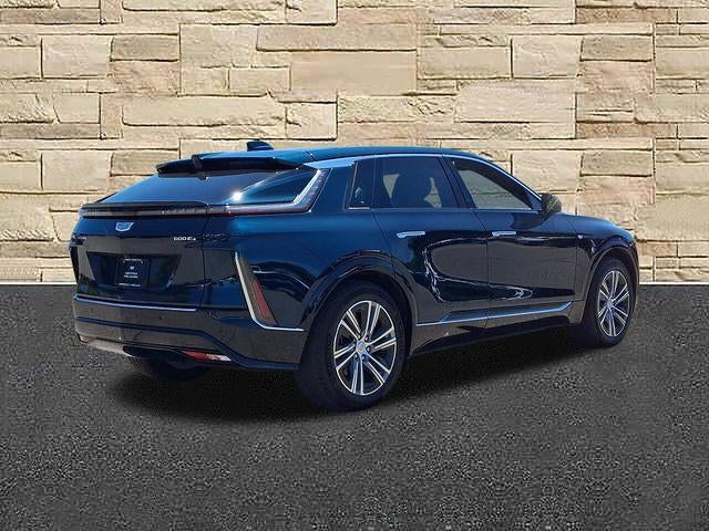 2024 Cadillac LYRIQ Luxury 1
