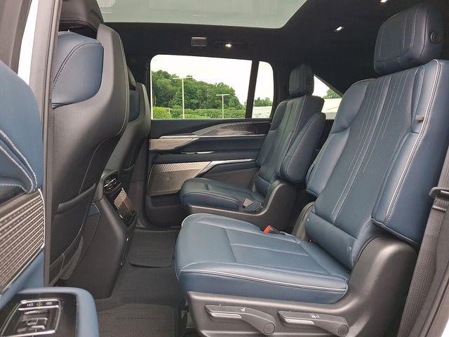2025 Cadillac ESCALADE IQ Luxury 2