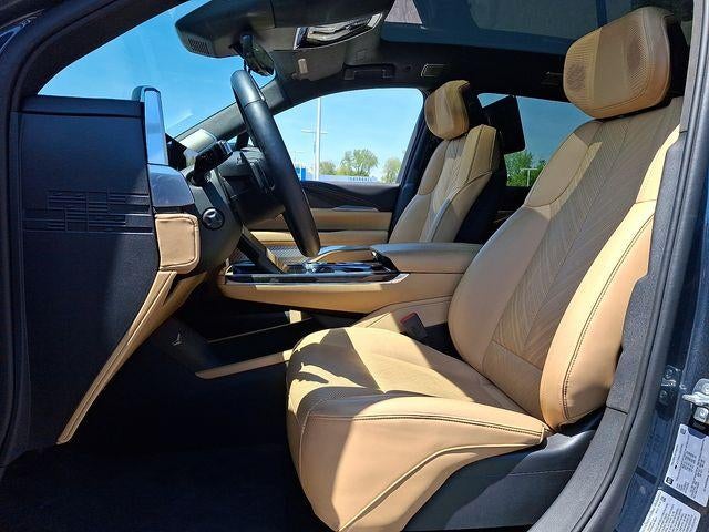 2025 Cadillac ESCALADE IQ Luxury 2