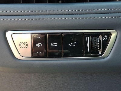 2025 Cadillac ESCALADE IQ Luxury 2