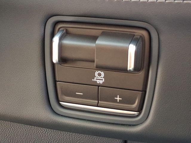 2025 Cadillac ESCALADE IQ Luxury 2
