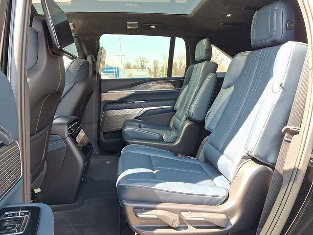 2025 Cadillac ESCALADE IQ Luxury 2