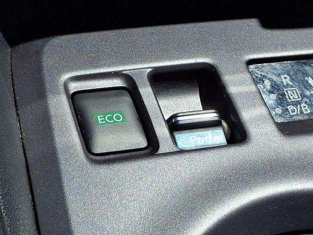 2025 Nissan LEAF S