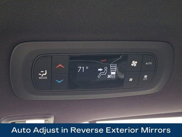 2025 Chrysler Pacifica Hybrid Premiuim S Appearance Package