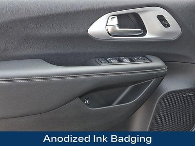 2025 Chrysler Pacifica Hybrid Premiuim S Appearance Package