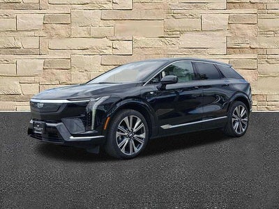 2025 Cadillac OPTIQ Luxury 2