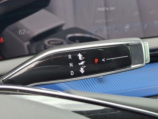 2025 Cadillac OPTIQ Luxury 2
