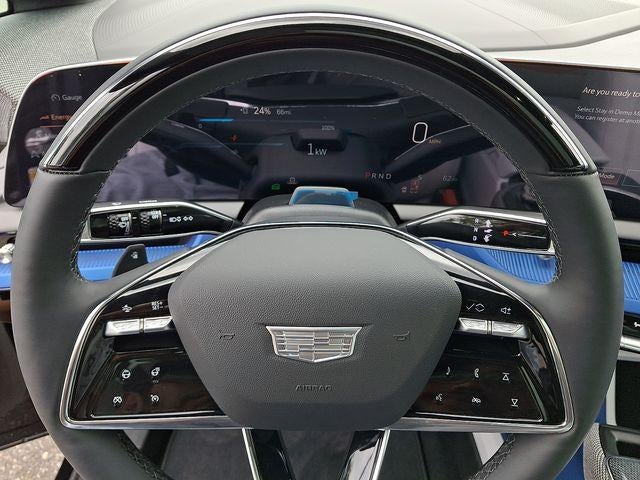 2025 Cadillac OPTIQ Luxury 2