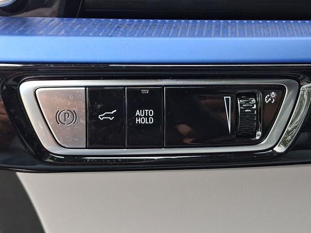 2025 Cadillac OPTIQ Luxury 2