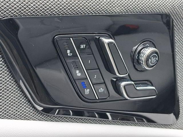 2025 Cadillac OPTIQ Luxury 2
