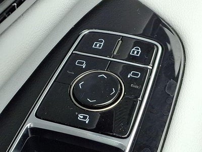 2025 Cadillac OPTIQ Luxury 2