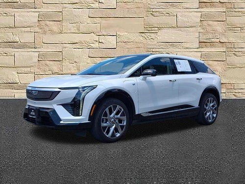 2025 Cadillac OPTIQ Luxury 2