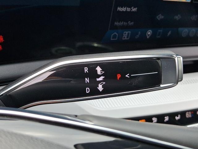 2025 Cadillac OPTIQ Luxury 2