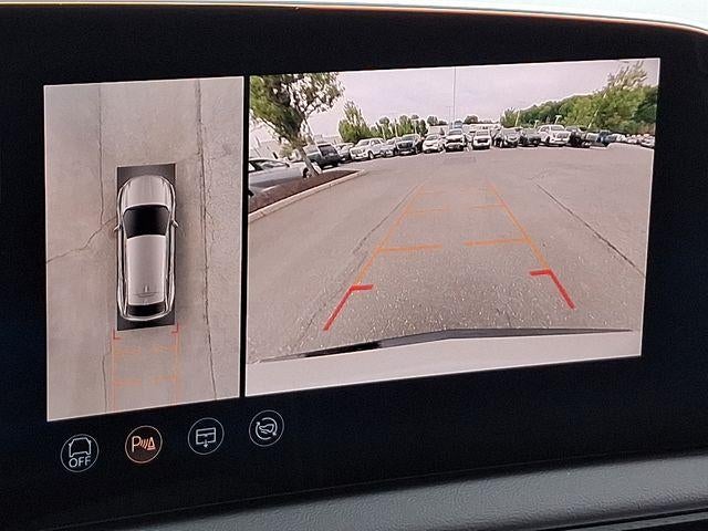 2025 Cadillac OPTIQ Luxury 2