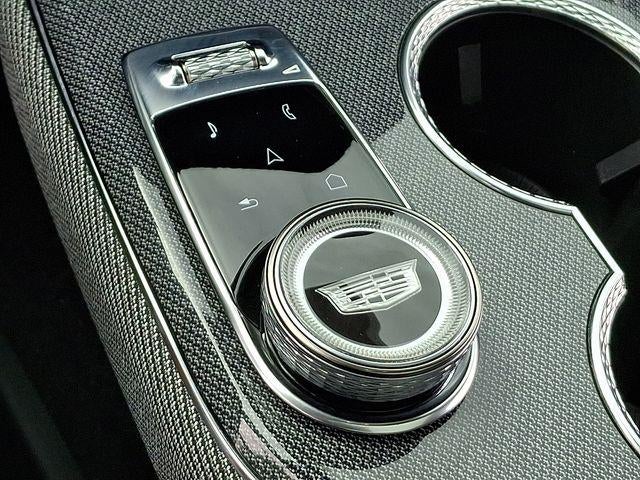 2025 Cadillac OPTIQ Luxury 2