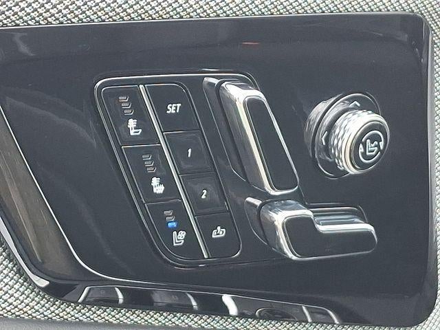 2025 Cadillac OPTIQ Luxury 2