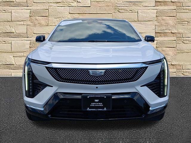 2025 Cadillac OPTIQ Luxury 2