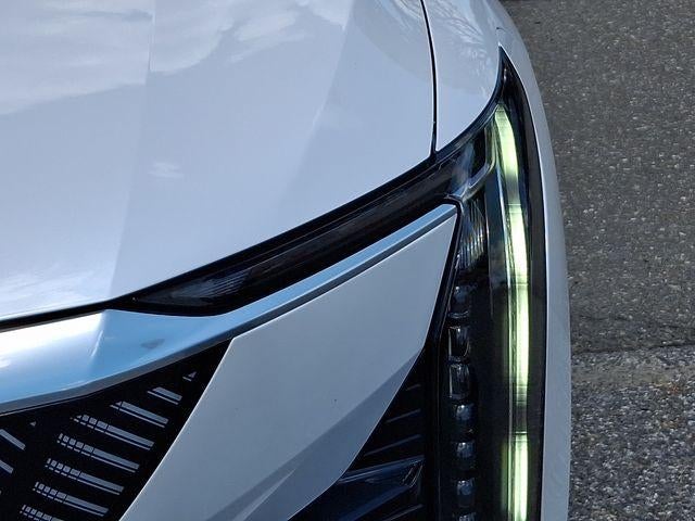 2025 Cadillac OPTIQ Luxury 2