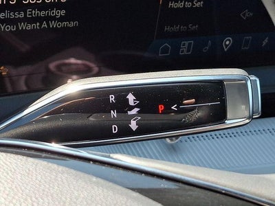 2025 Cadillac OPTIQ Luxury 2