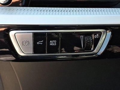 2025 Cadillac OPTIQ Luxury 2