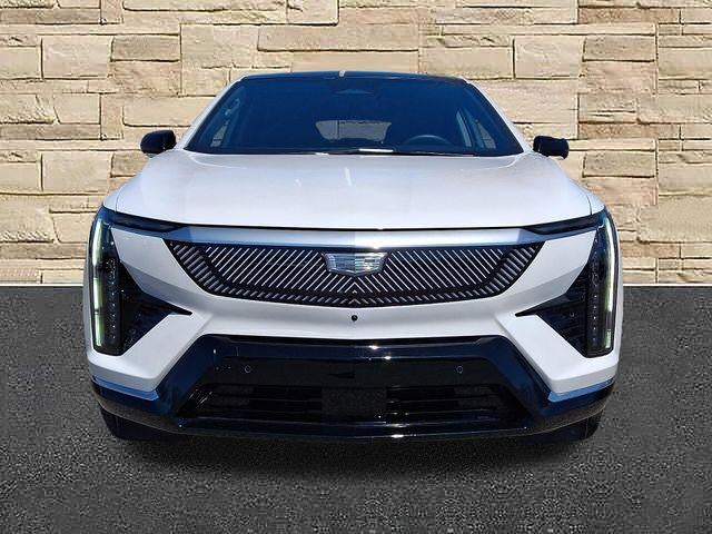 2025 Cadillac OPTIQ Luxury 2