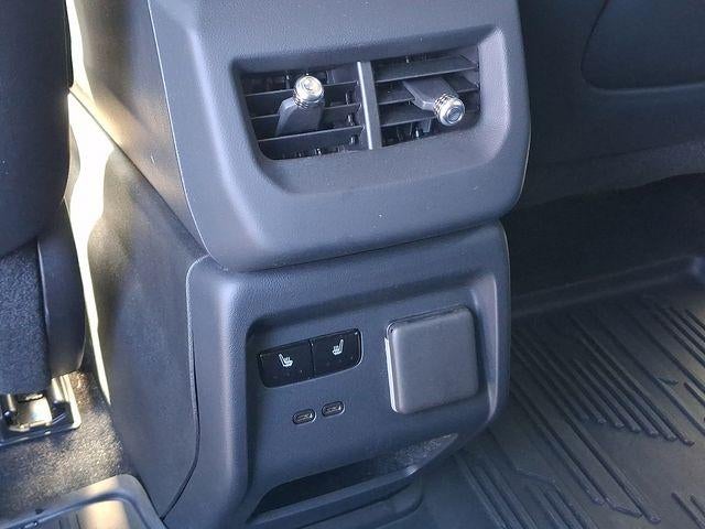 2025 Cadillac OPTIQ Luxury 2