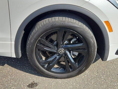 2024 Volkswagen Tiguan 2.0T SE R-Line Black