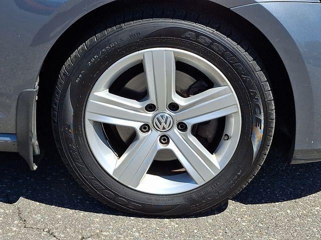 2017 Volkswagen Golf TSI Wolfsburg Edition 4-Door