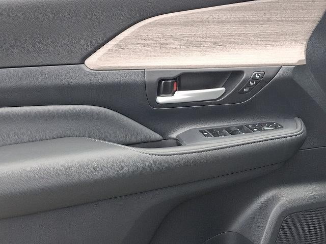 2026 Toyota Grand Highlander LE