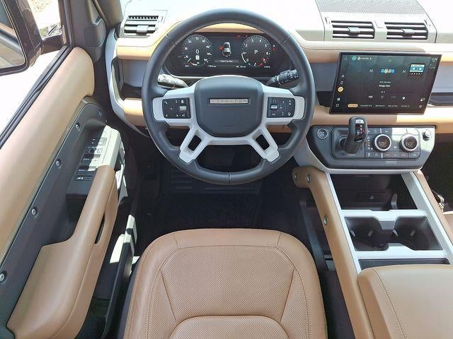 2025 Land Rover Defender 110 P300