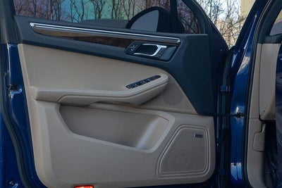 2022 Porsche Macan Base