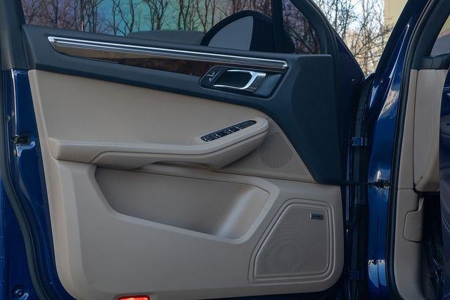 2022 Porsche Macan Base