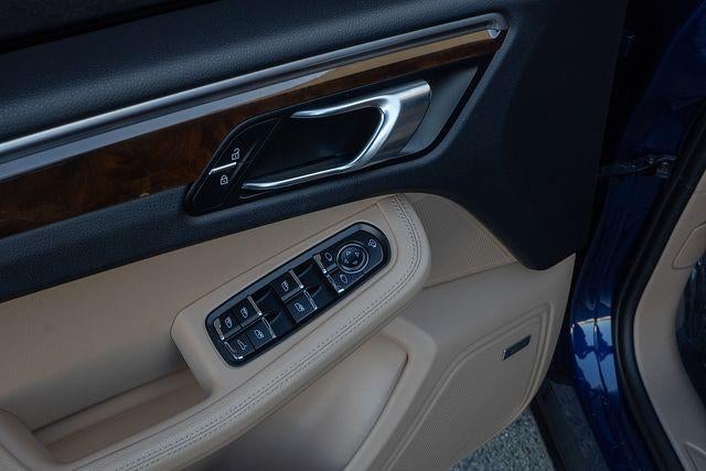 2022 Porsche Macan Base