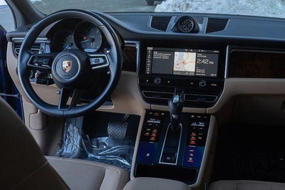 2022 Porsche Macan Base
