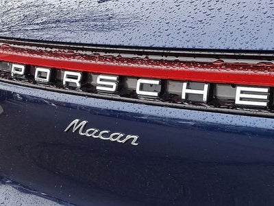 2022 Porsche Macan Base